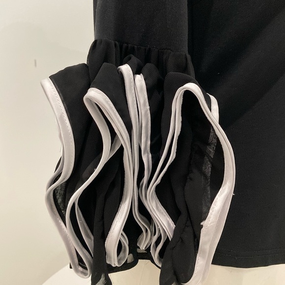 NWOT GRACIA black blouse white tired ruffle 3/4 sleeves S - Picture 10 of 11